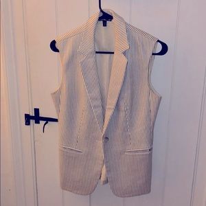 Express sleeveless vest